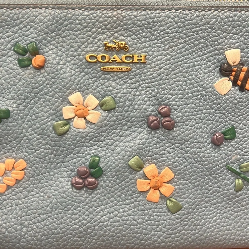 Rare COACH Floral Embroidery Wristlet/ Azure (Blue) - Picture 4 of 8
